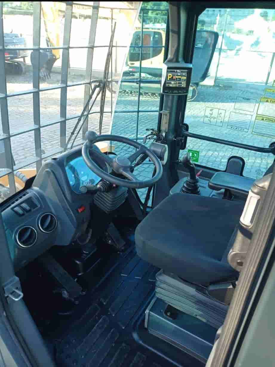 Pá Carregadeira Hyundai HL757 9S 2021