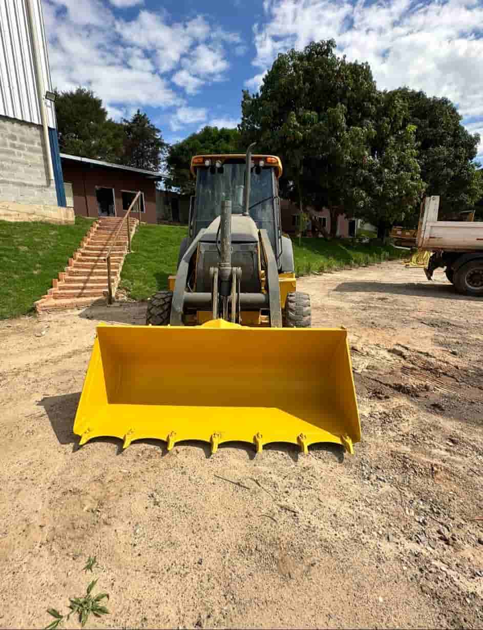Retroescavadeira John Deere 310K 2014