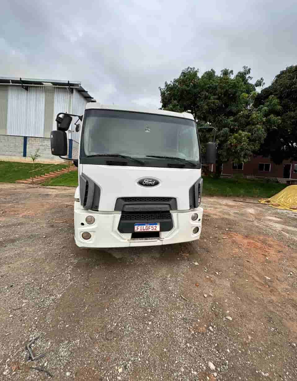 Caminhão Ford CARGO 1519 E Turbo 2013