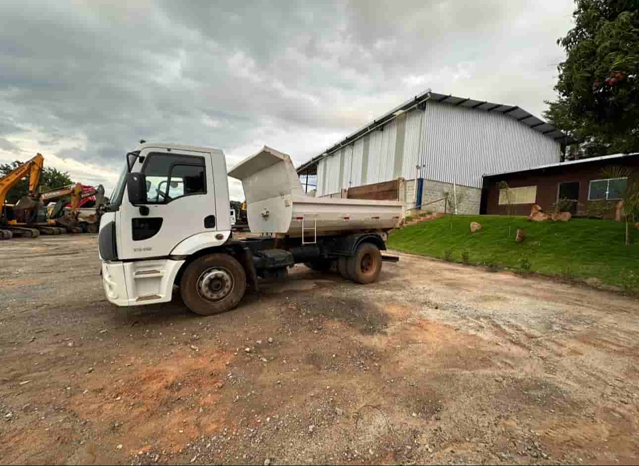 Caminhão Ford CARGO 1519 E Turbo 2013