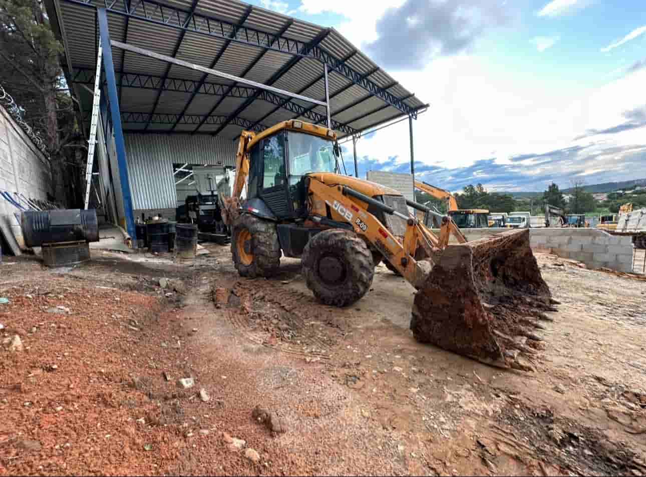 Retroescavadeira JCB 3CX 2011