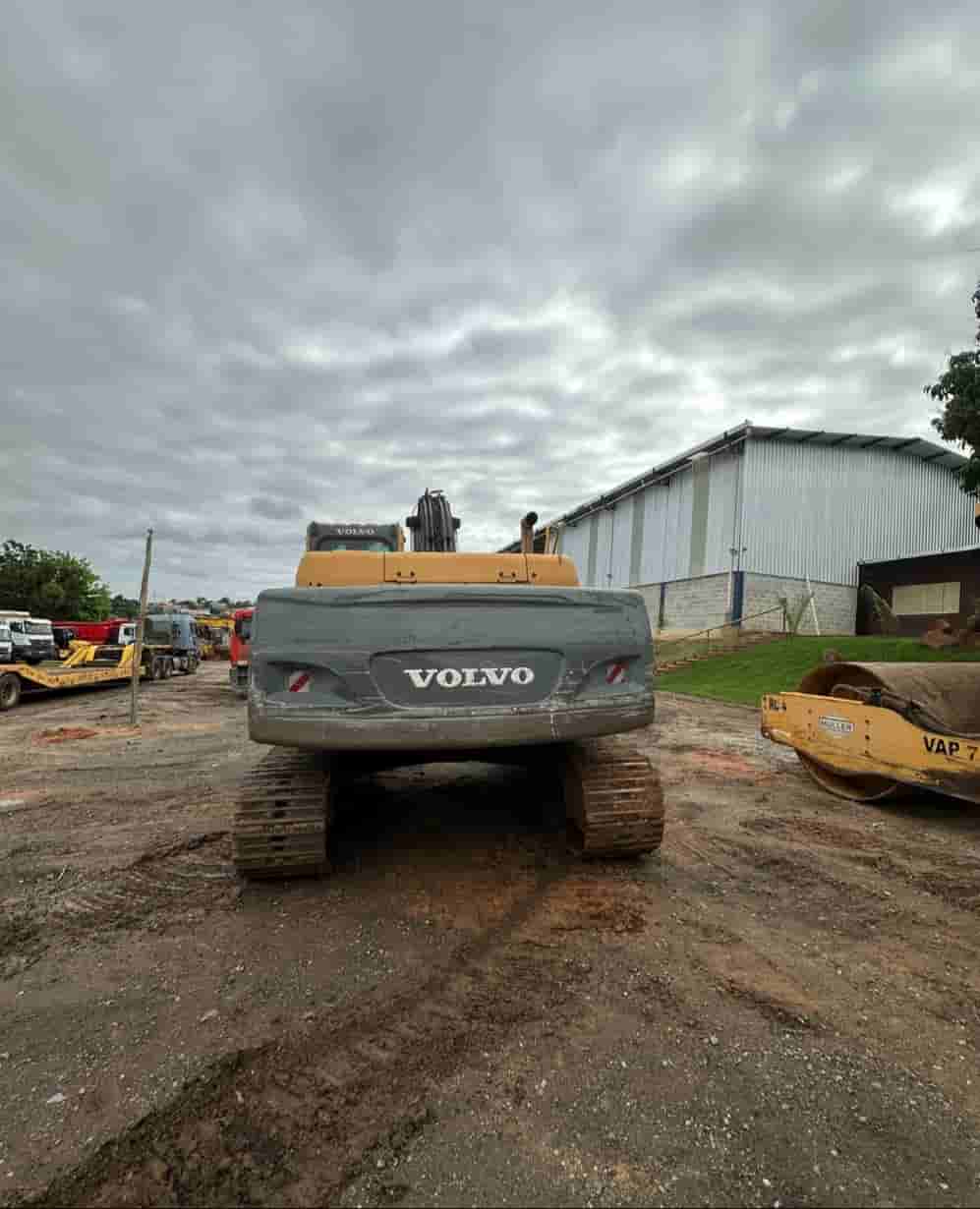 Escavadeira Volvo EC210B 2009