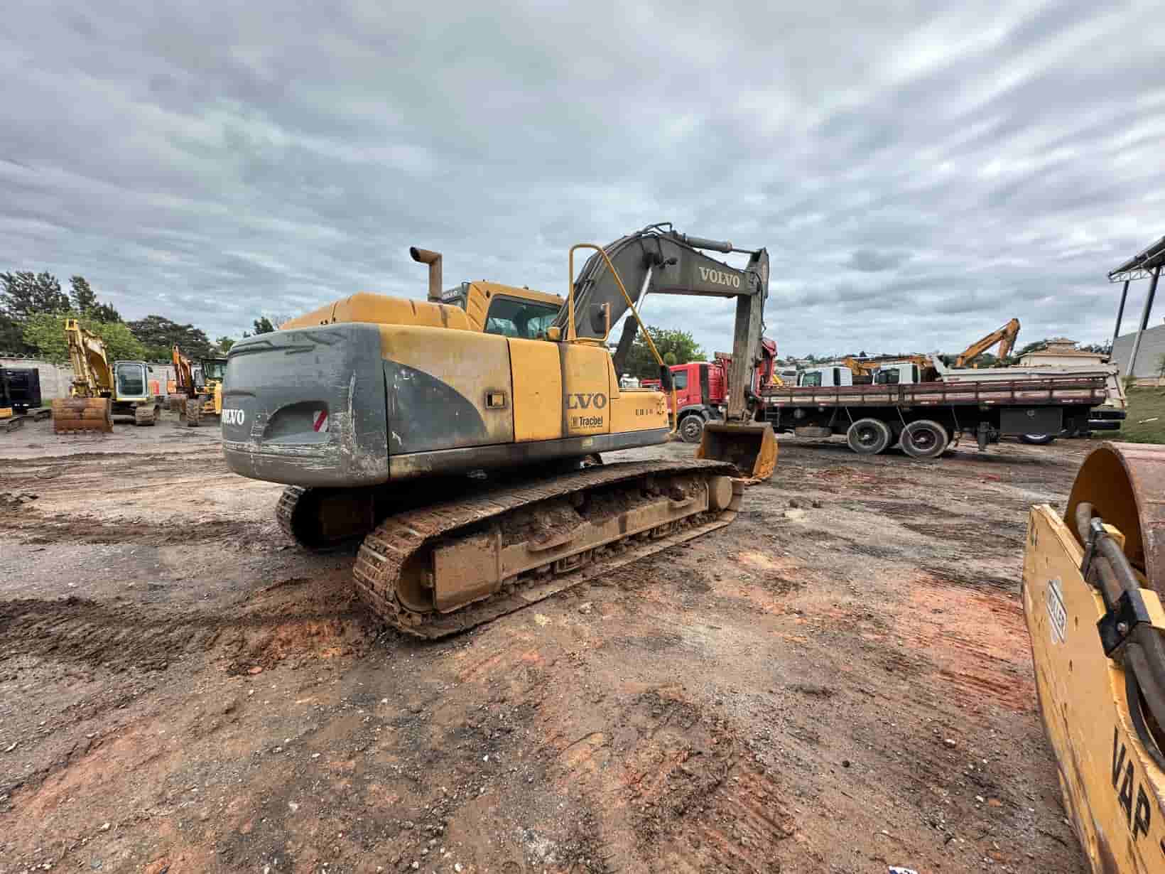 Escavadeira Volvo EC210B 2009