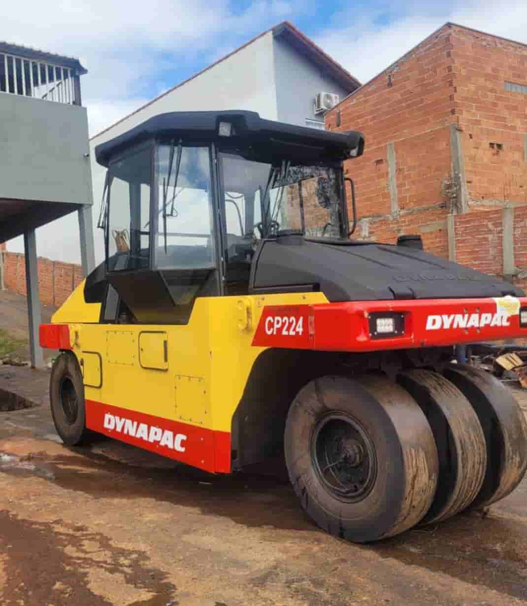 Rolo Compactador Dynapac CP224 2012