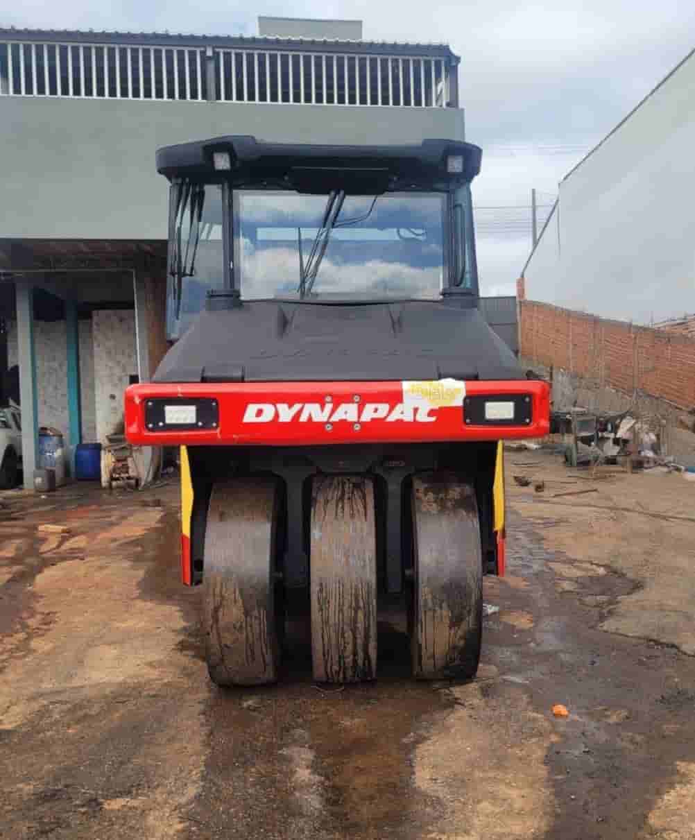 Rolo Compactador Dynapac CP224 2012