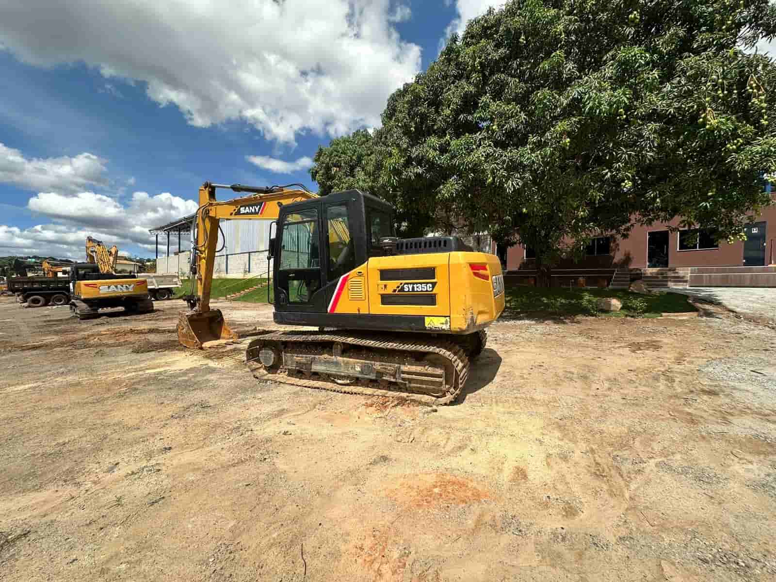 Escavadeira SANY SY135 C 2022