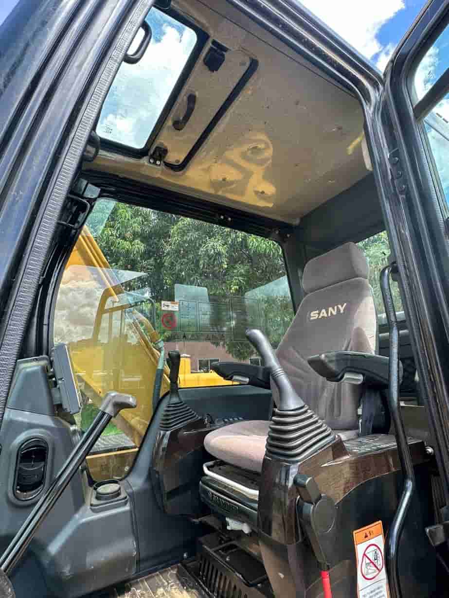 Escavadeira SANY SY135 C 2022