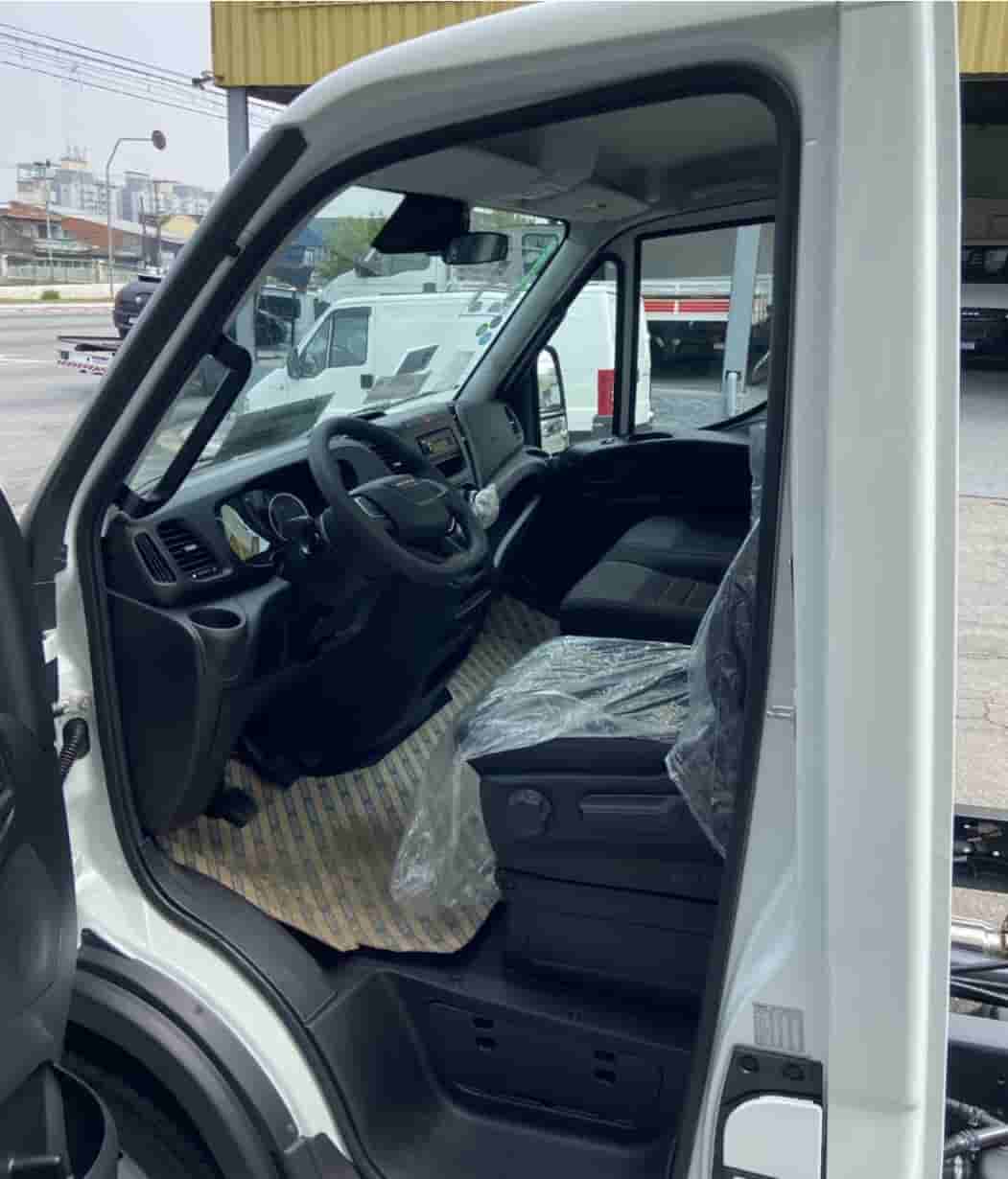 Caminhão Iveco DAILY 35-150 CS	 2024