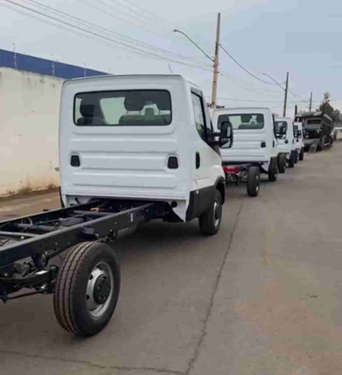 Caminhão Iveco DAILY 35-150 CS	 2024