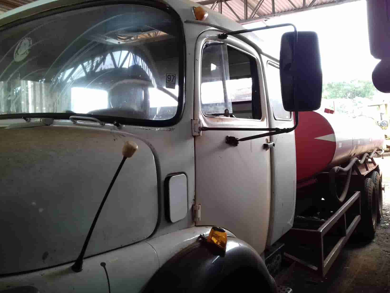 Caminhão Mercedes Benz 1519 