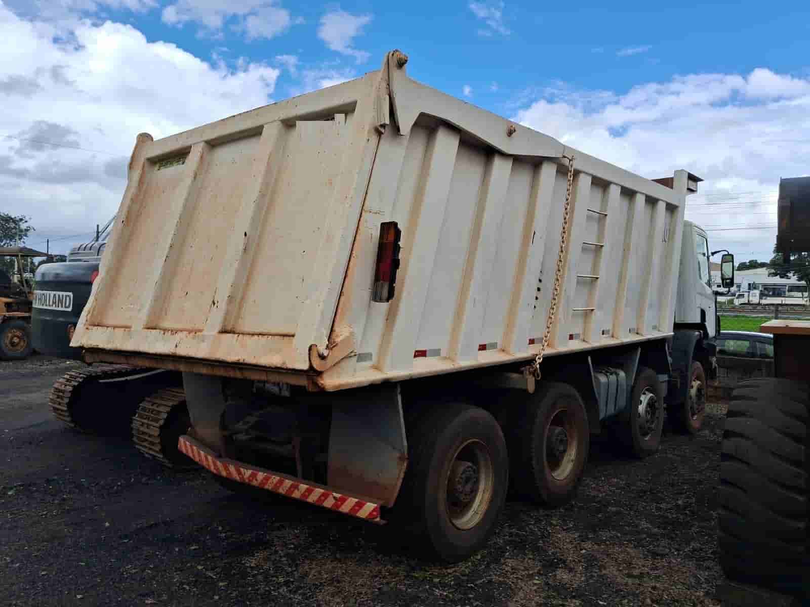 Caminhão Scania R400 2002
