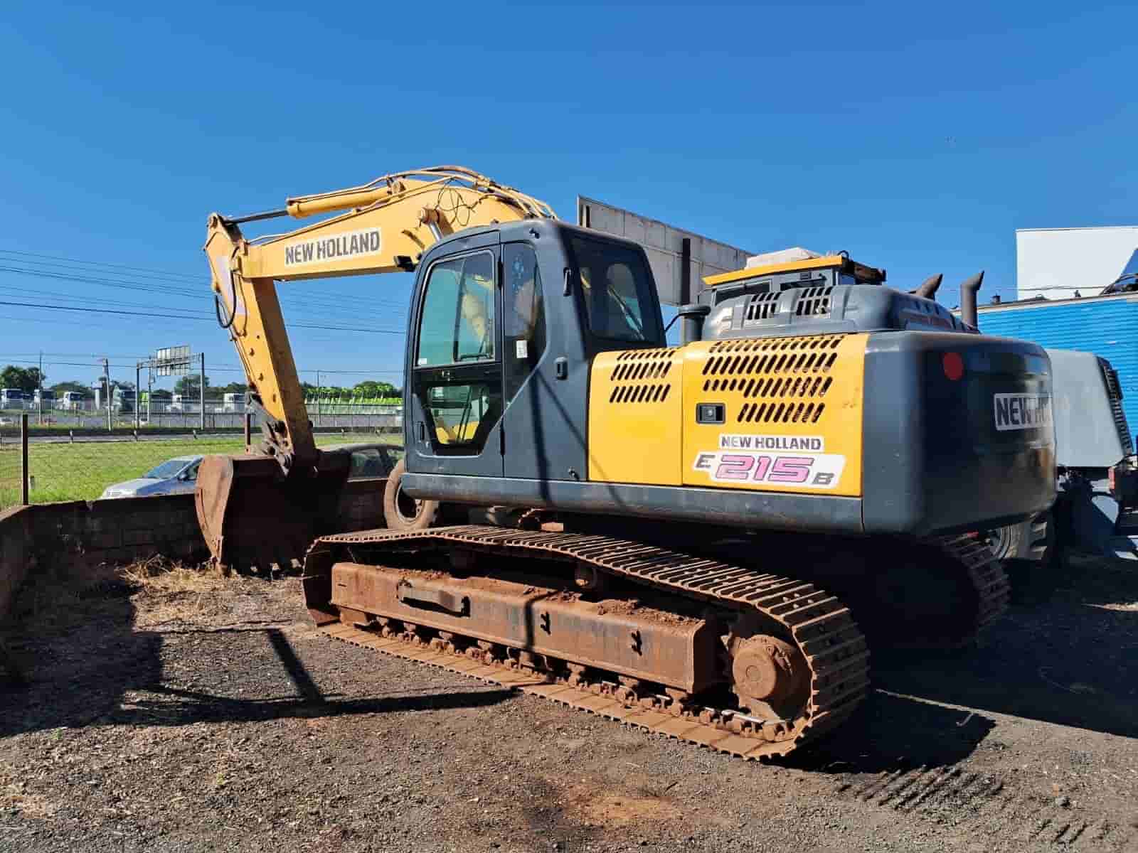 Escavadeira New Holland  E215 B 2010
