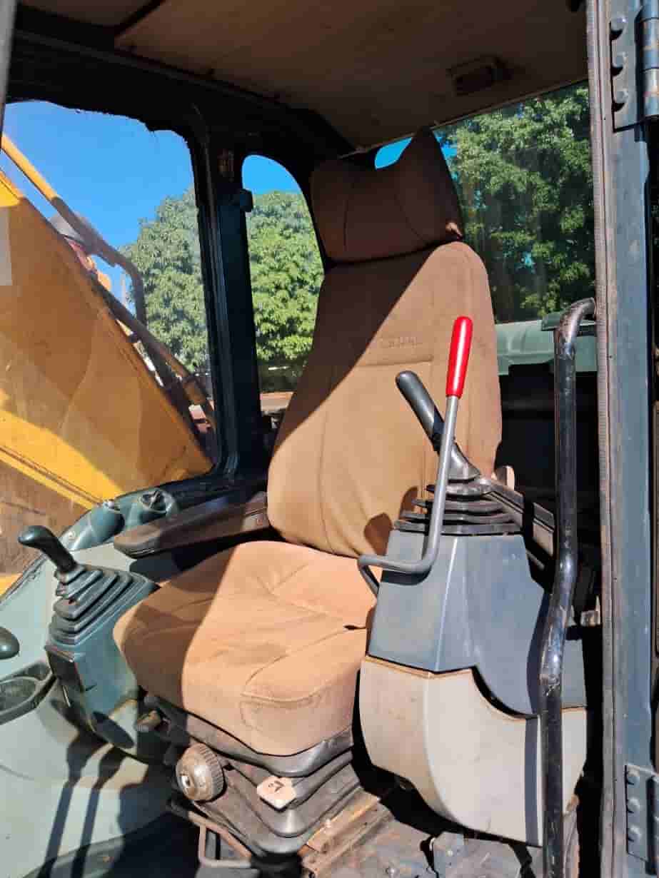 Escavadeira New Holland  E215 B 2010