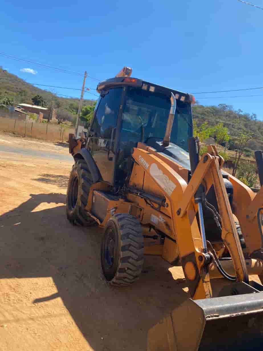 Retroescavadeira Case 580N 2014