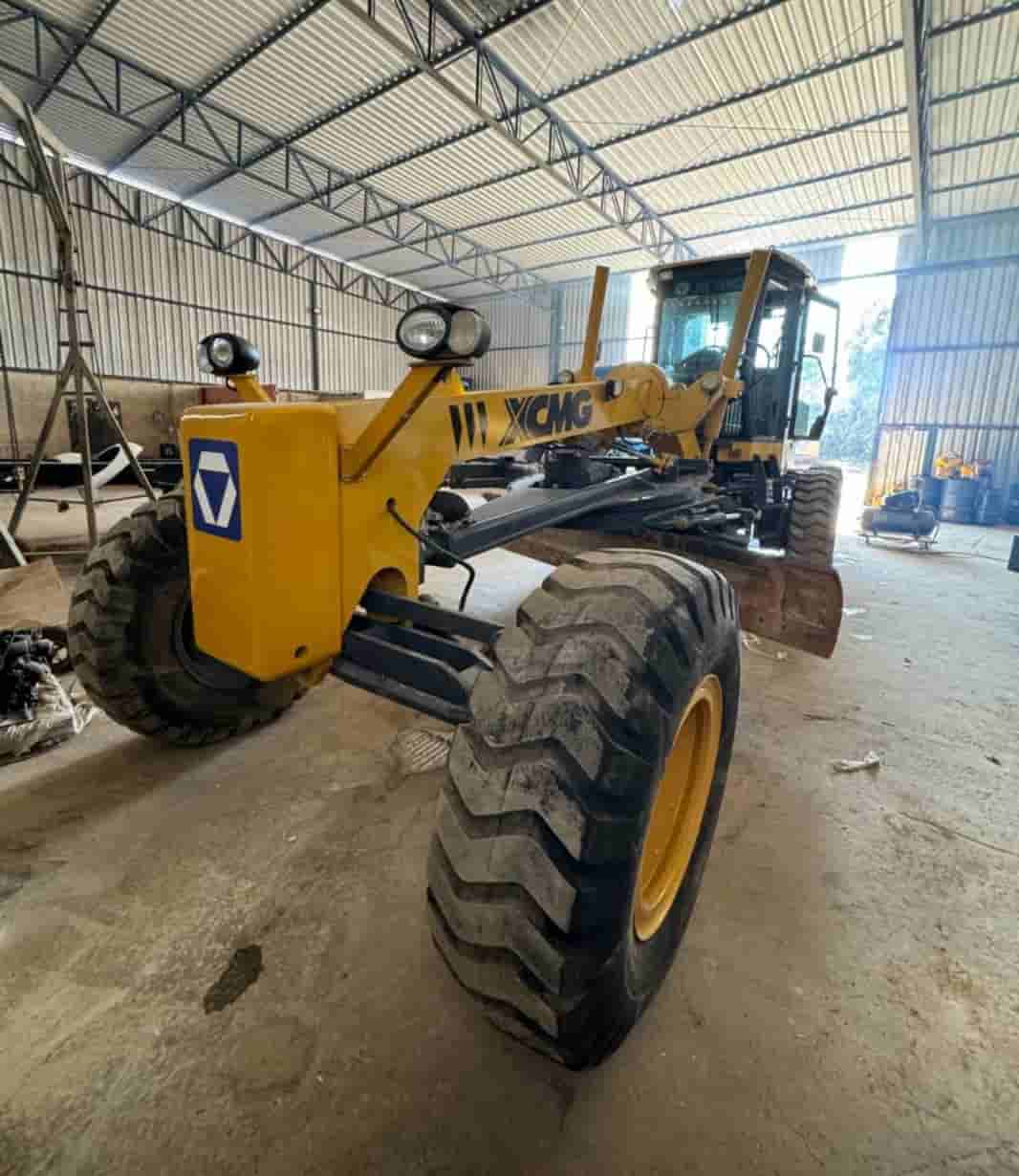 Motoniveladora XCMG GR1803BR 2024