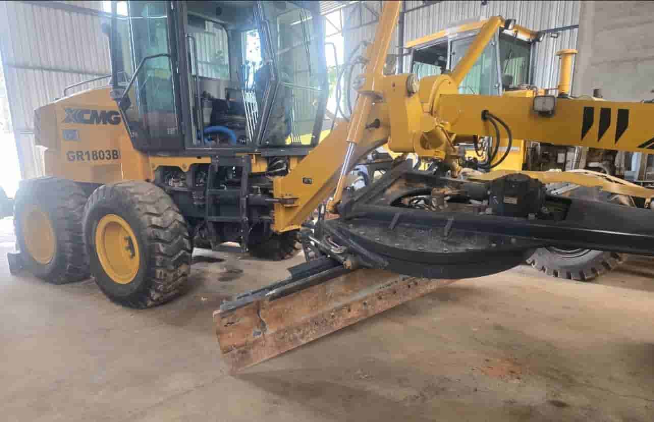 Motoniveladora XCMG GR1803BR 2024
