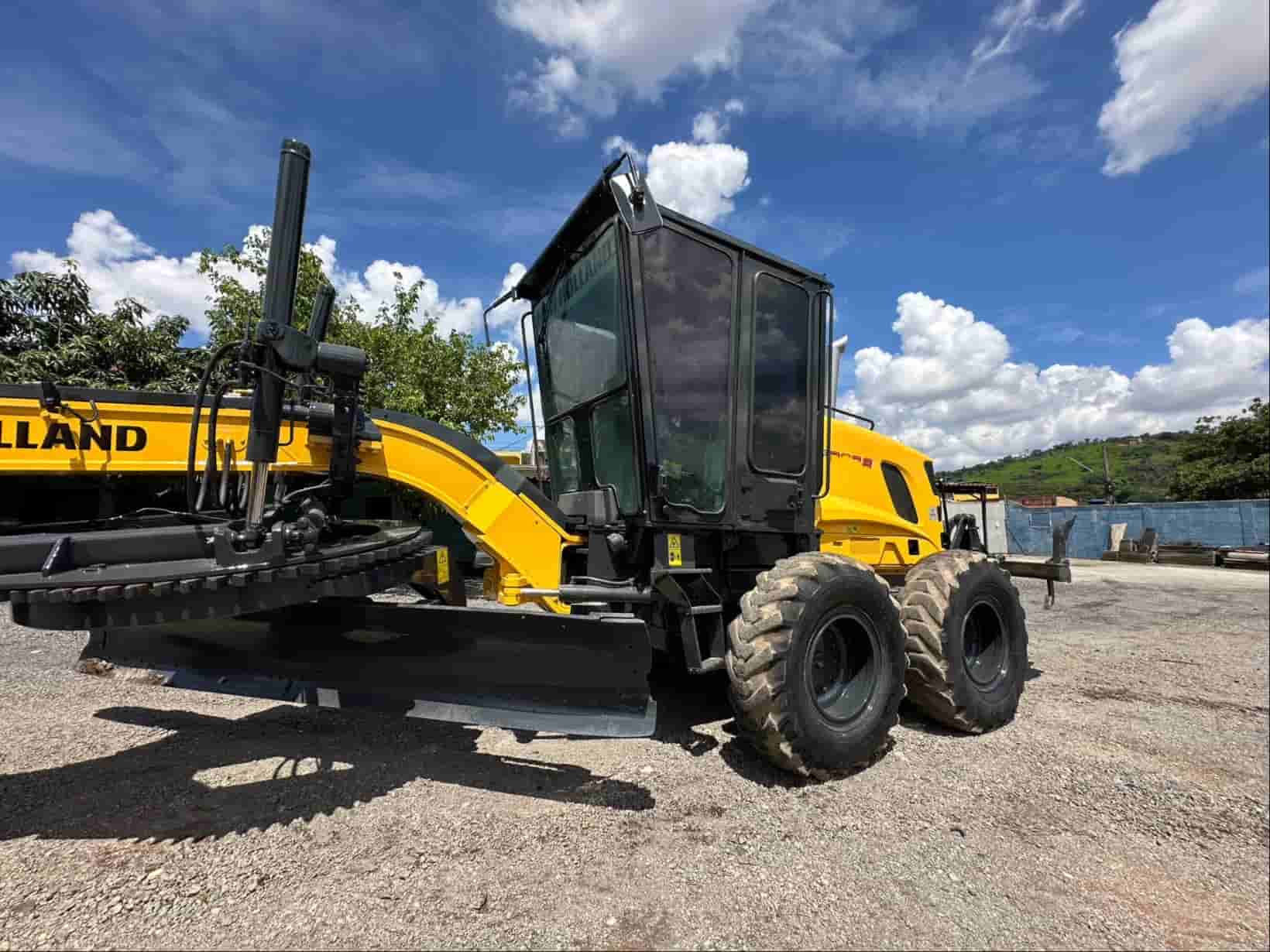 Motoniveladora New Holland RG170B 2009
