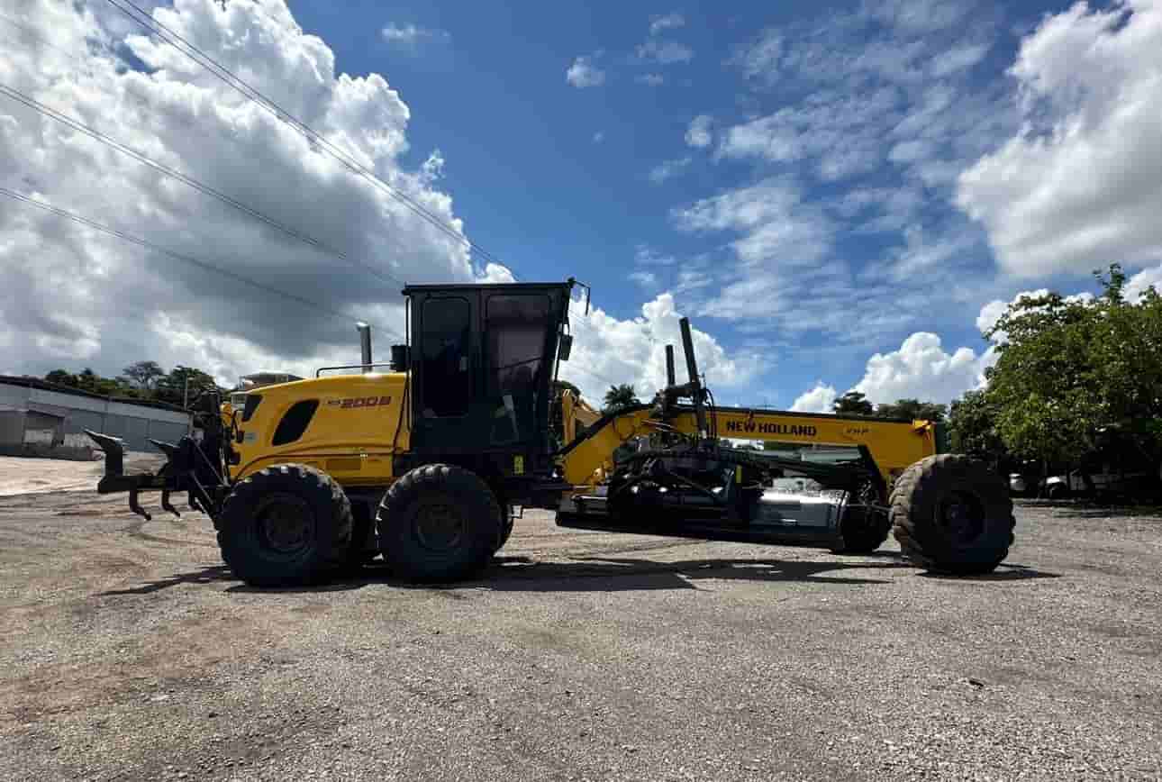 Motoniveladora New Holland RG170B 2009