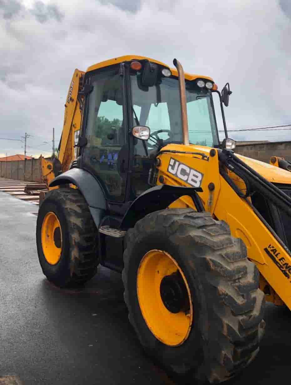Retroescavadeira JCB 4CX 2017