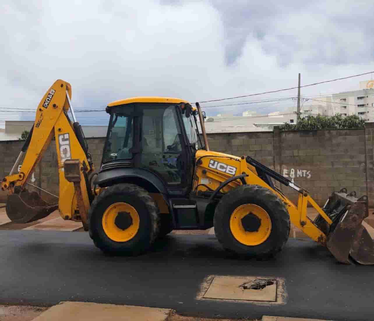 Retroescavadeira JCB 4CX 2017