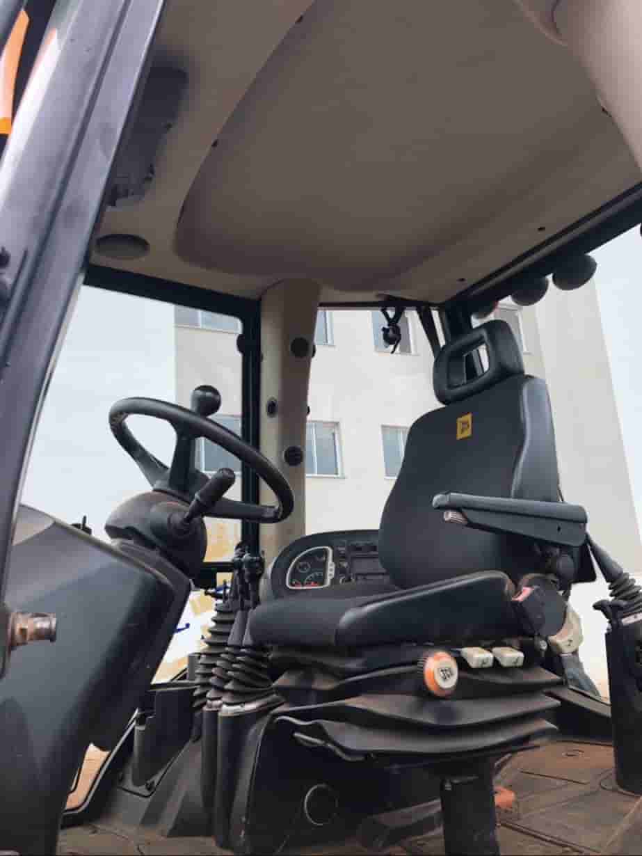Retroescavadeira JCB 4CX 2017