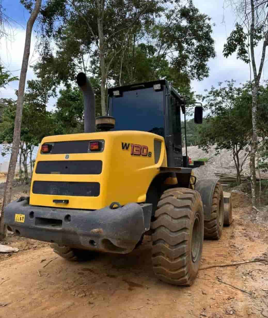 Pá Carregadeira New Holland W130 2023