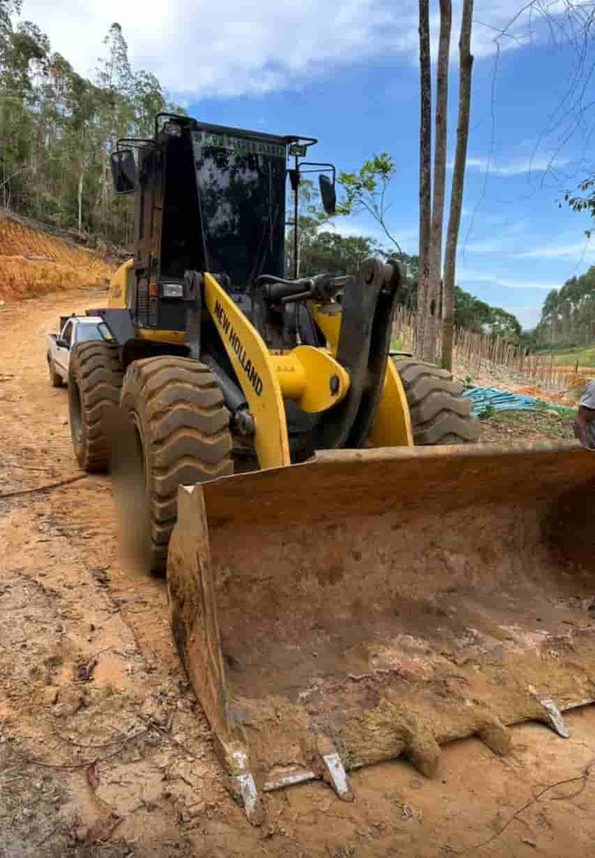 Pá Carregadeira New Holland W130 2023