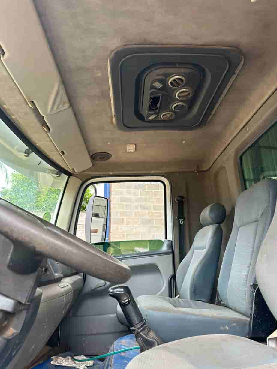 Caminhão Volkswagen 13180 2007