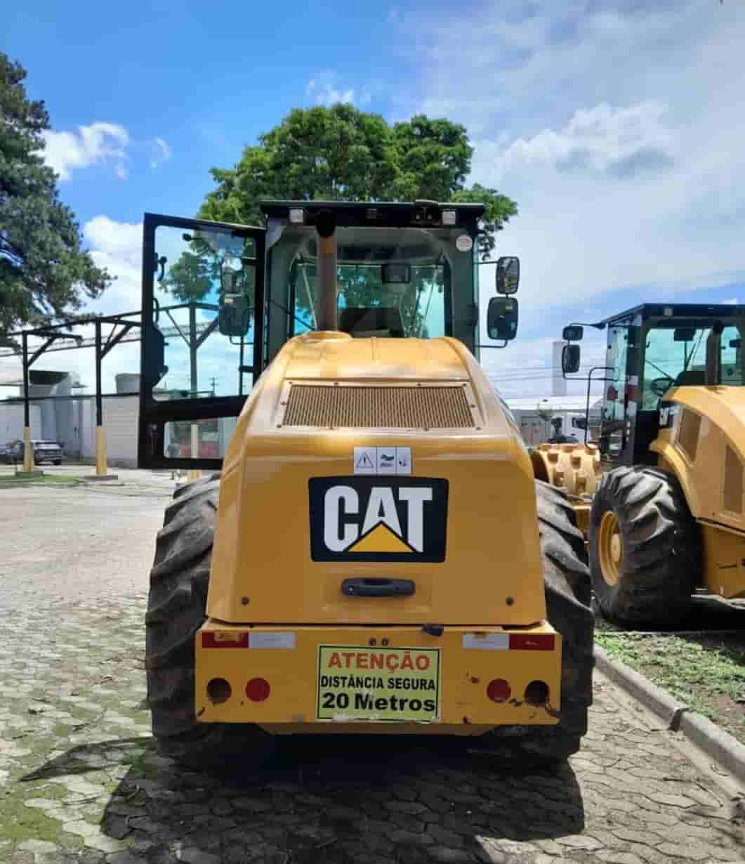 Rolo Compactador Caterpillar CS54B 2021