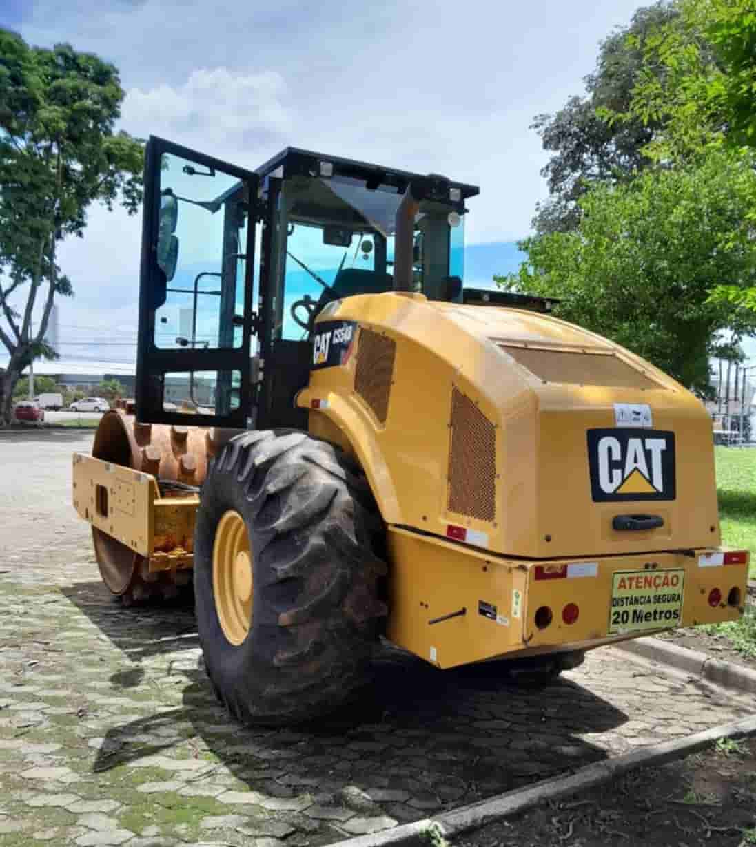 Rolo Compactador Caterpillar CS54B 2021