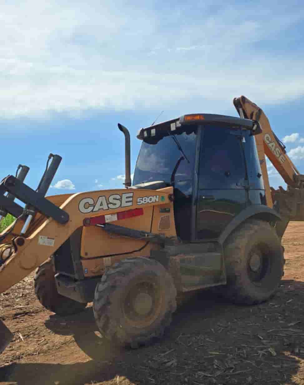 Retroescavadeira Case 580N 2020