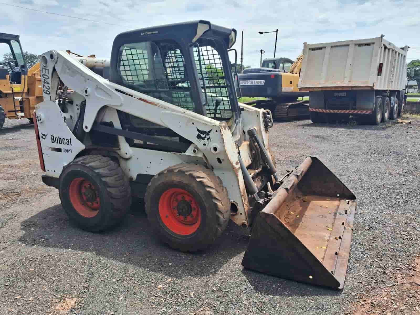 Mini Carregadeira Bobcat S650 2011
