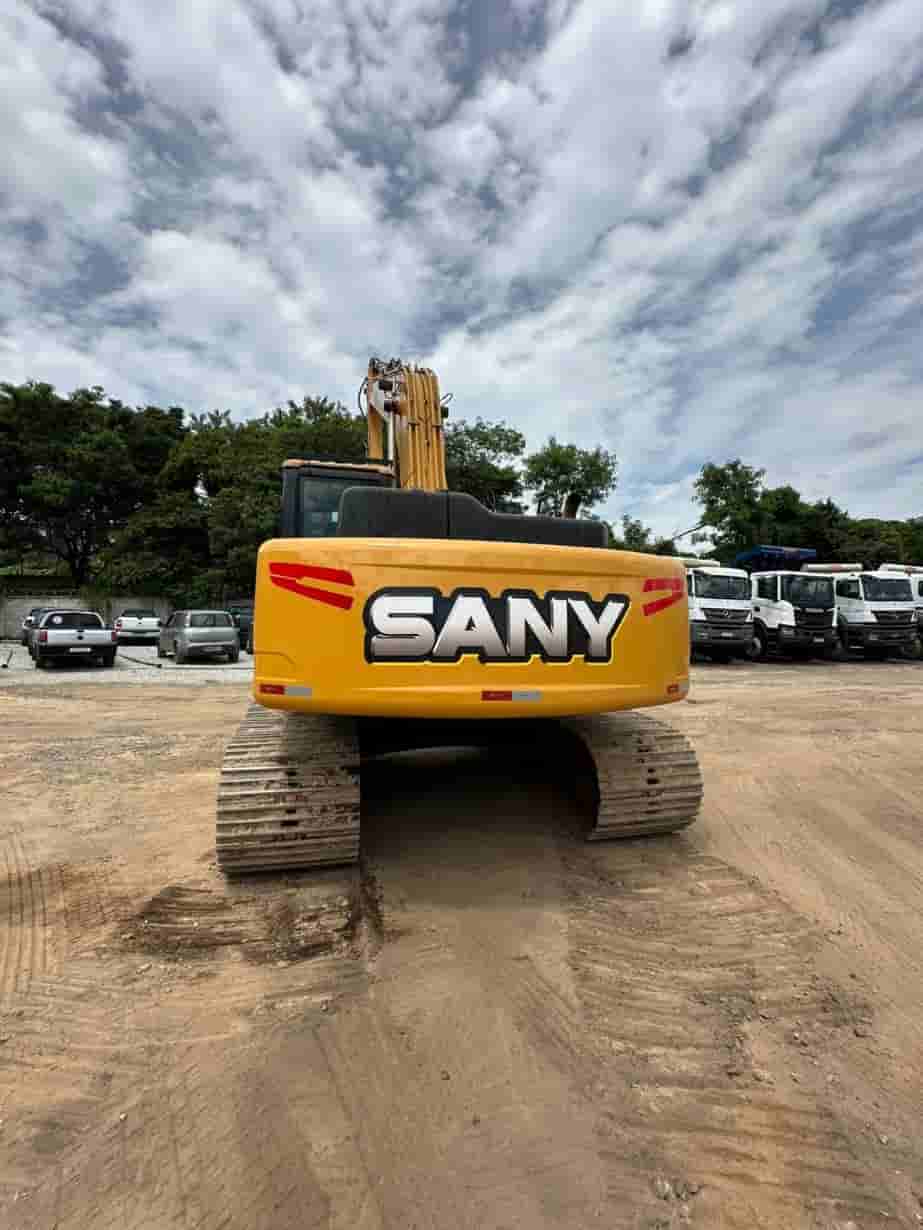Escavadeira SANY SY215 C-9 2023
