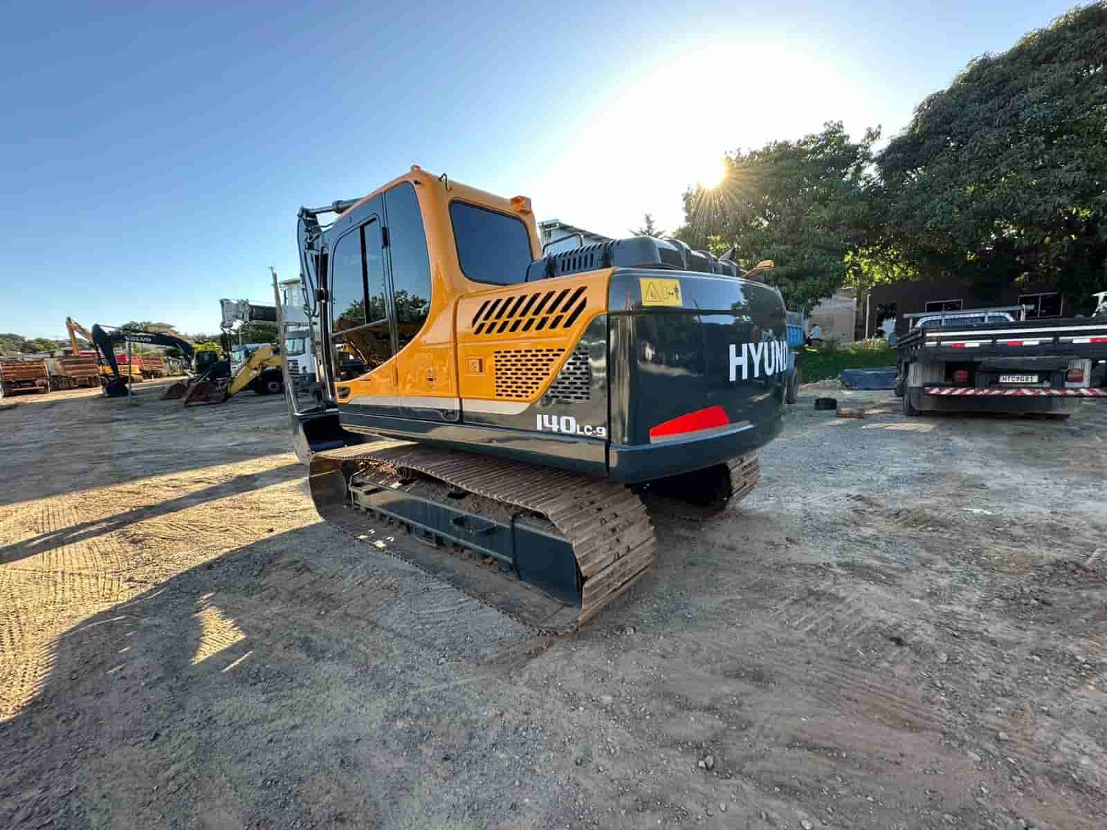 Escavadeira Hyundai R 140LC-9S 2020
