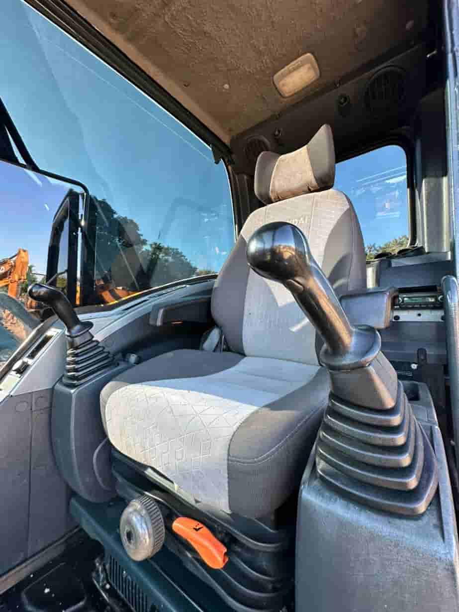Escavadeira Hyundai R 140LC-9S 2020