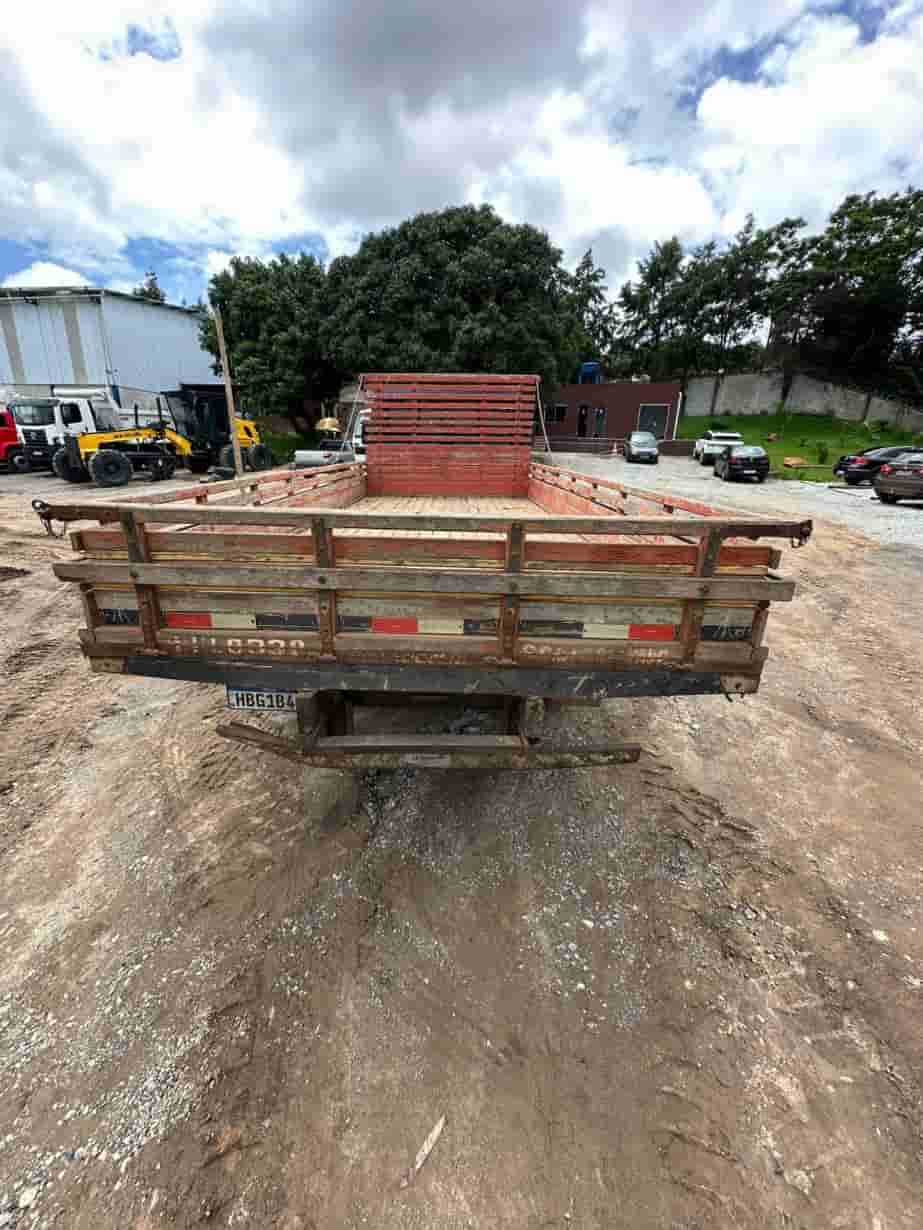 Caminhão Ford CARGO 815 2004