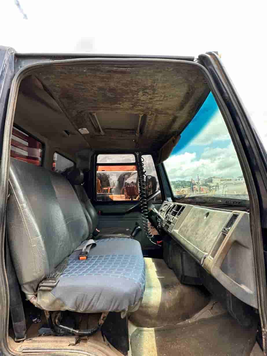 Caminhão Ford CARGO 815 2004