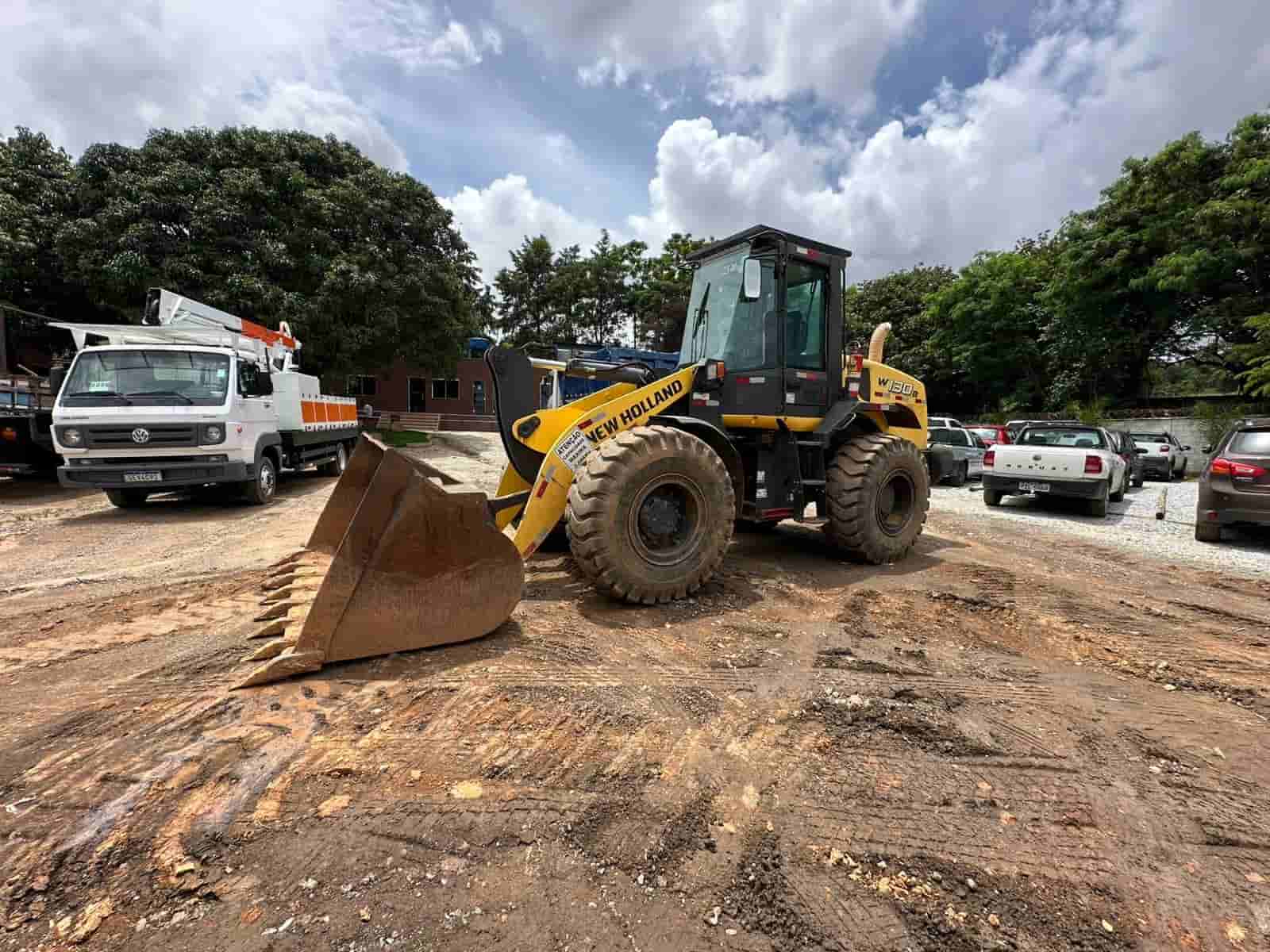 Pá Carregadeira New Holland W130