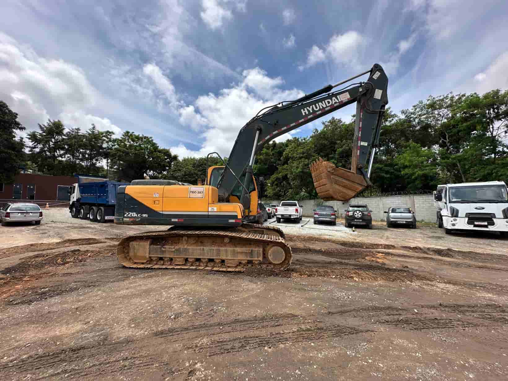 Escavadeira Hyundai 220LC-9S 2020
