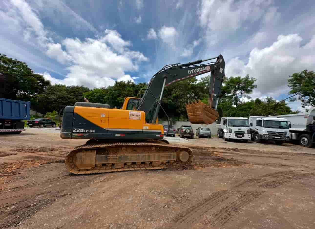 Escavadeira Hyundai 220LC-9S 2020
