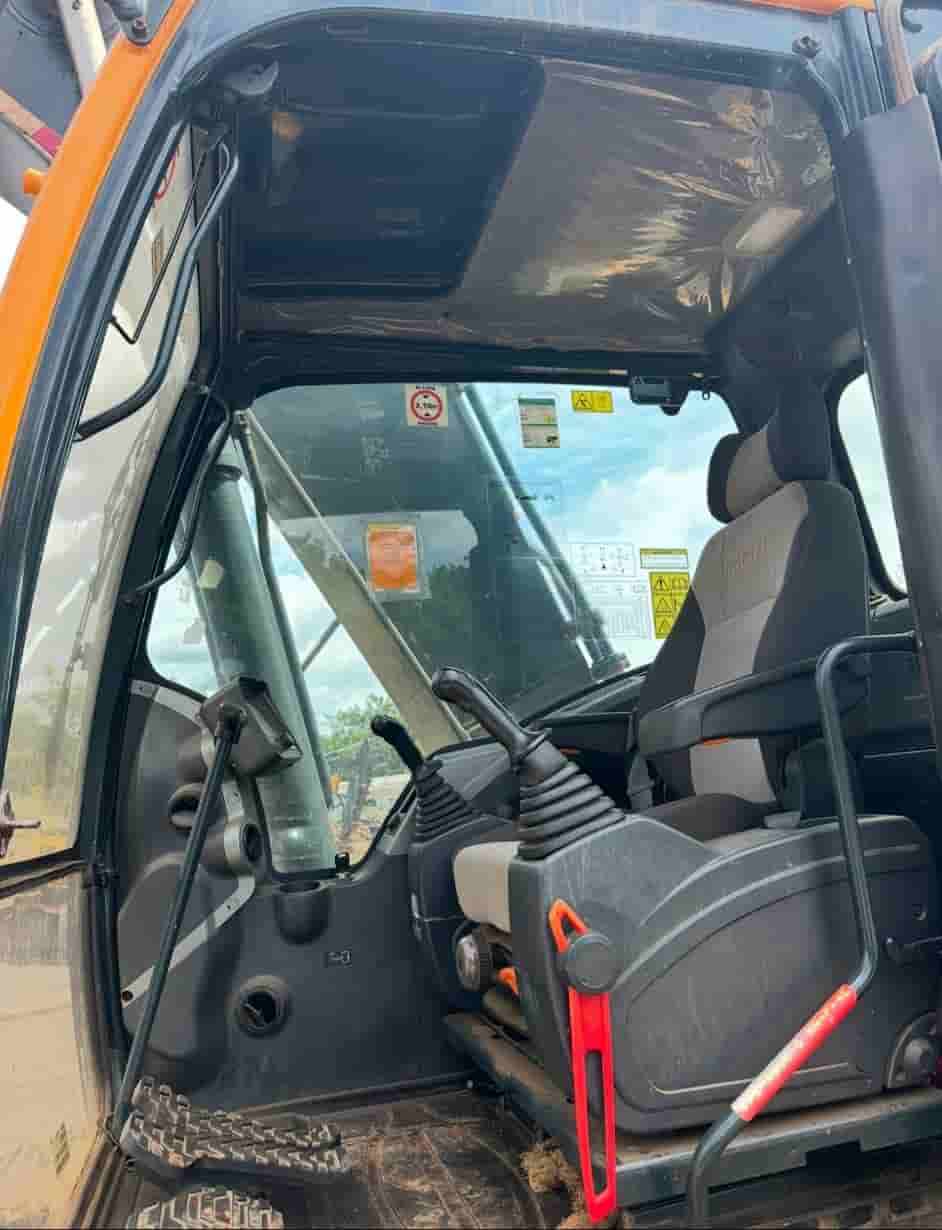 Escavadeira Hyundai 220LC-9S 2020