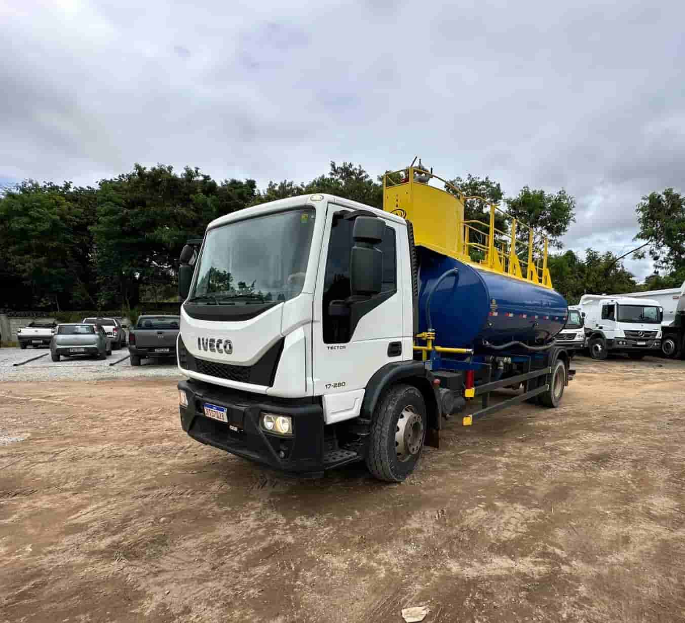 Caminhão Iveco 17.280  2022