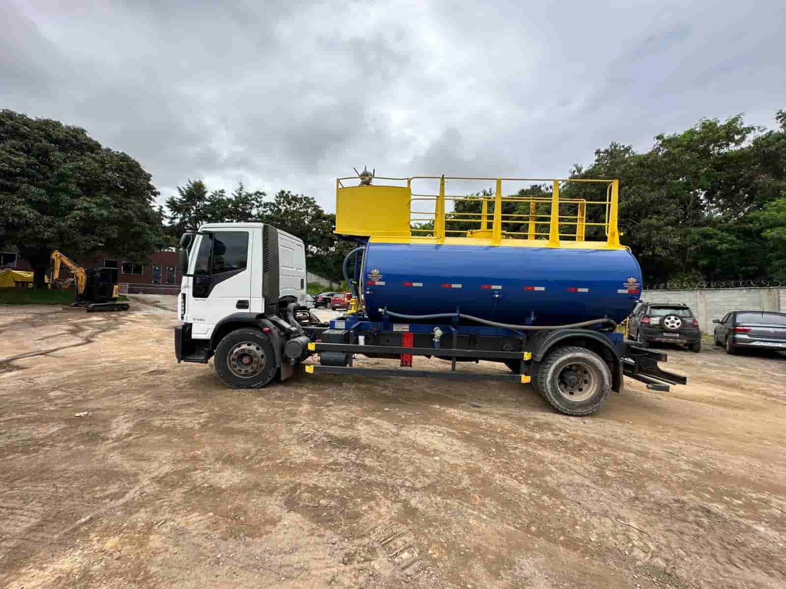 Caminhão Iveco 17.280  2022