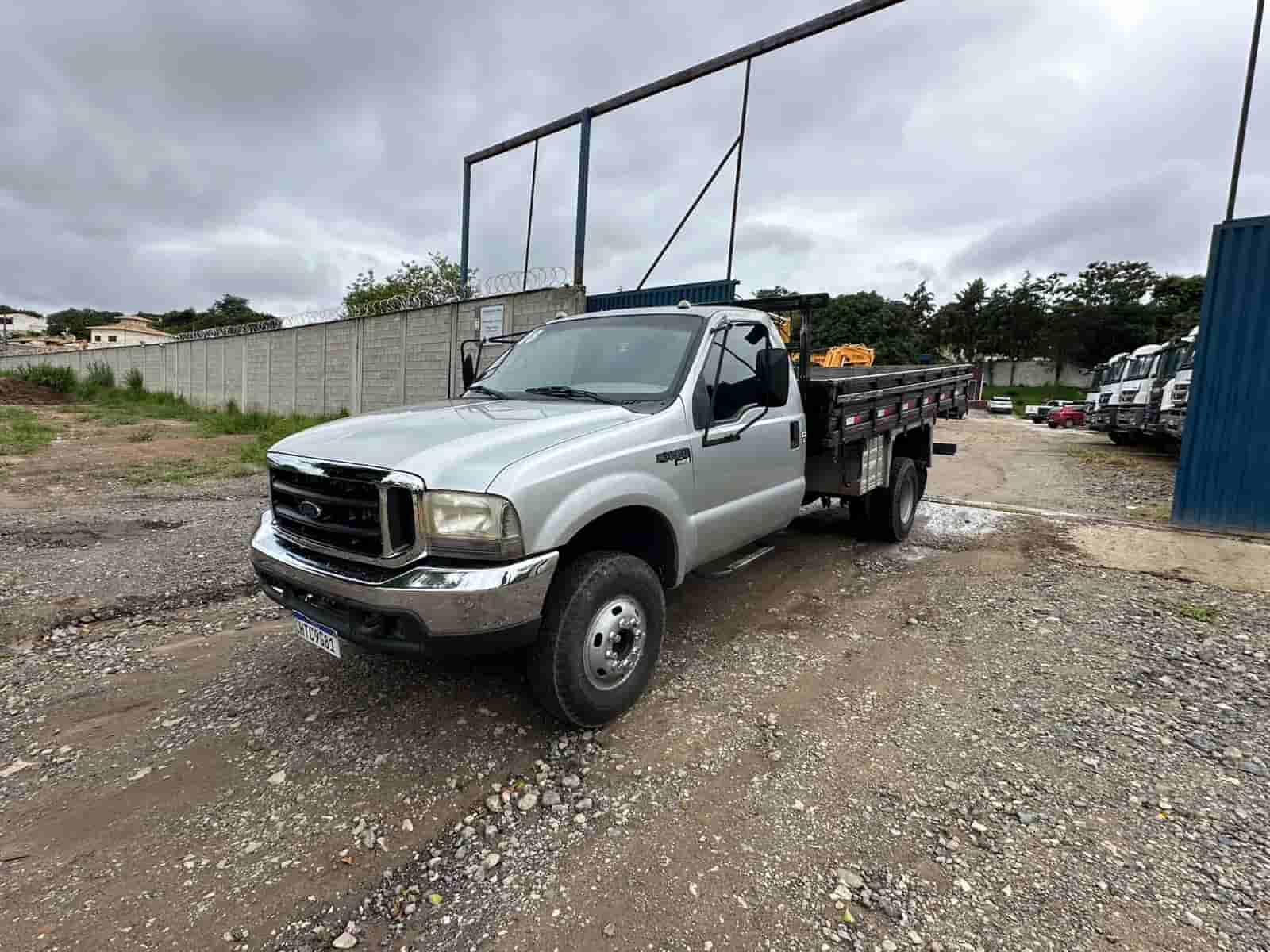 Caminhão Ford F4000 2008