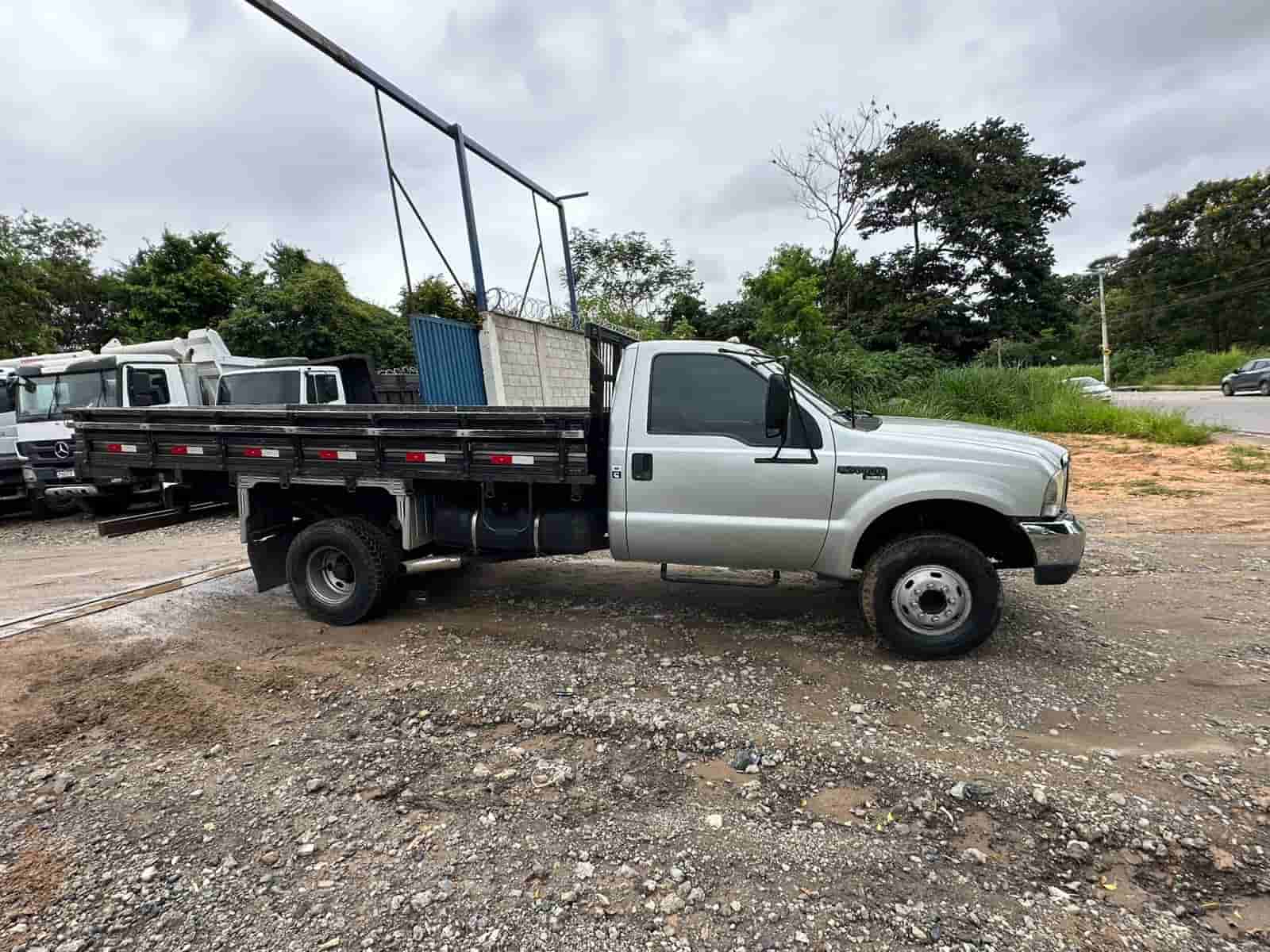 Caminhão Ford F4000 2008