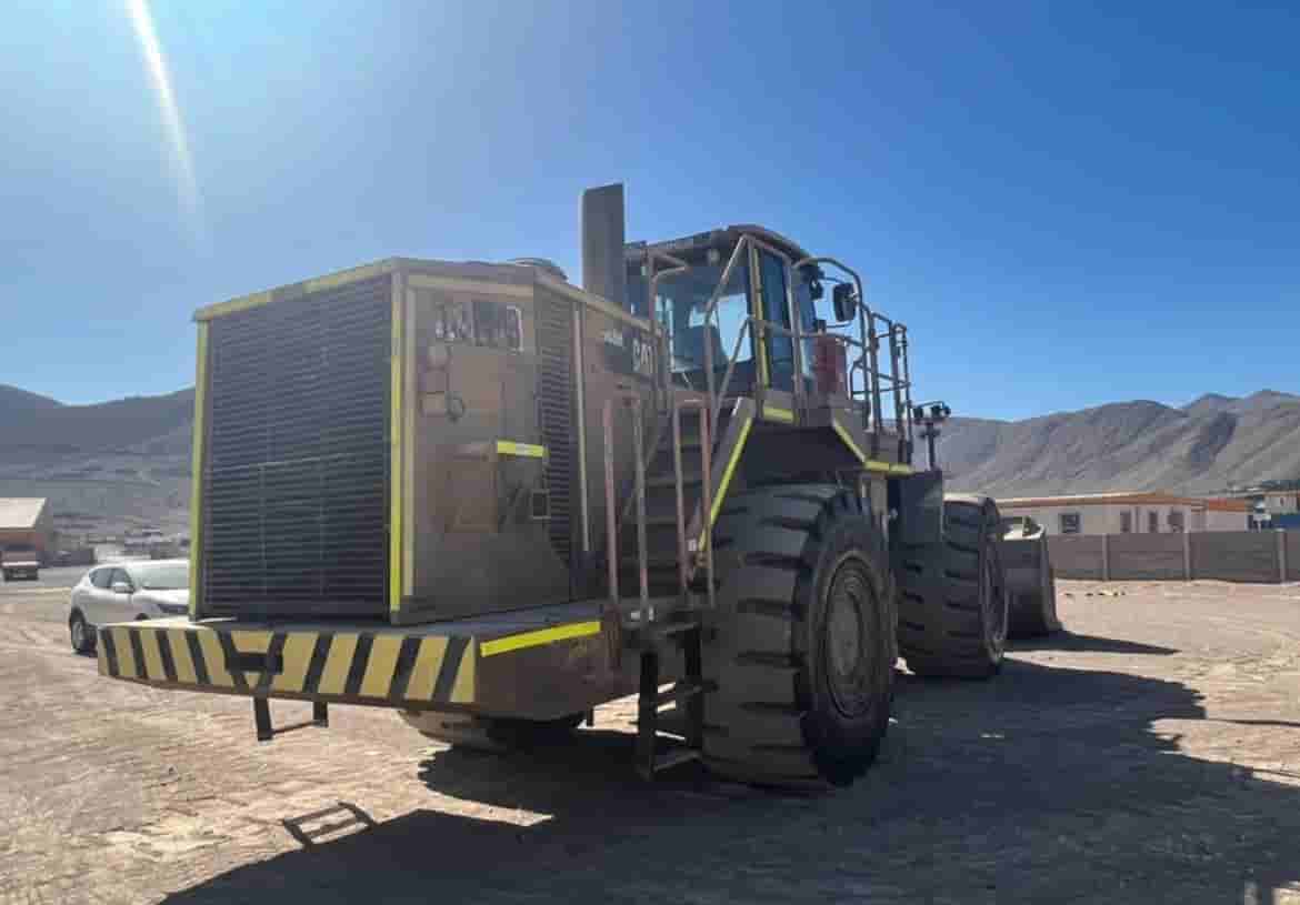 Pá Carregadeira Caterpillar 966H 2014