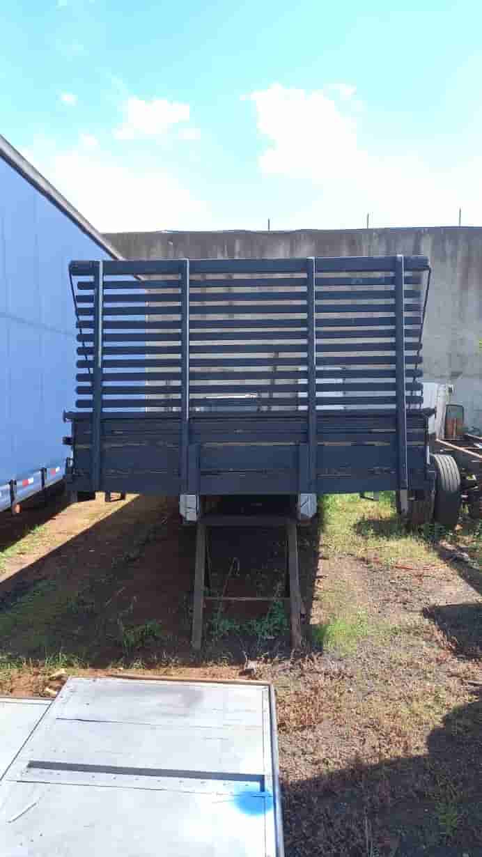 Carroceria Outros  De madeira para caminhão truck 8,5m 1999