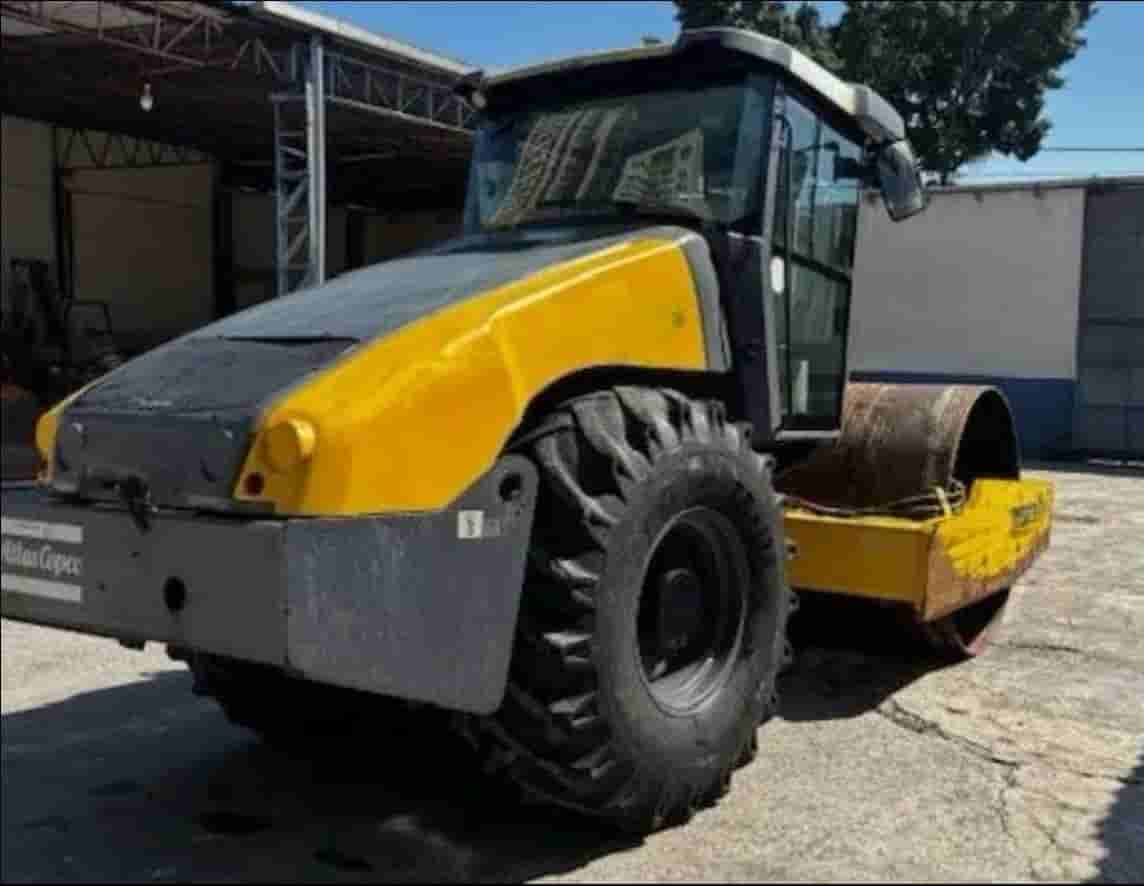 Rolo Compactador Dynapac CA250 2017