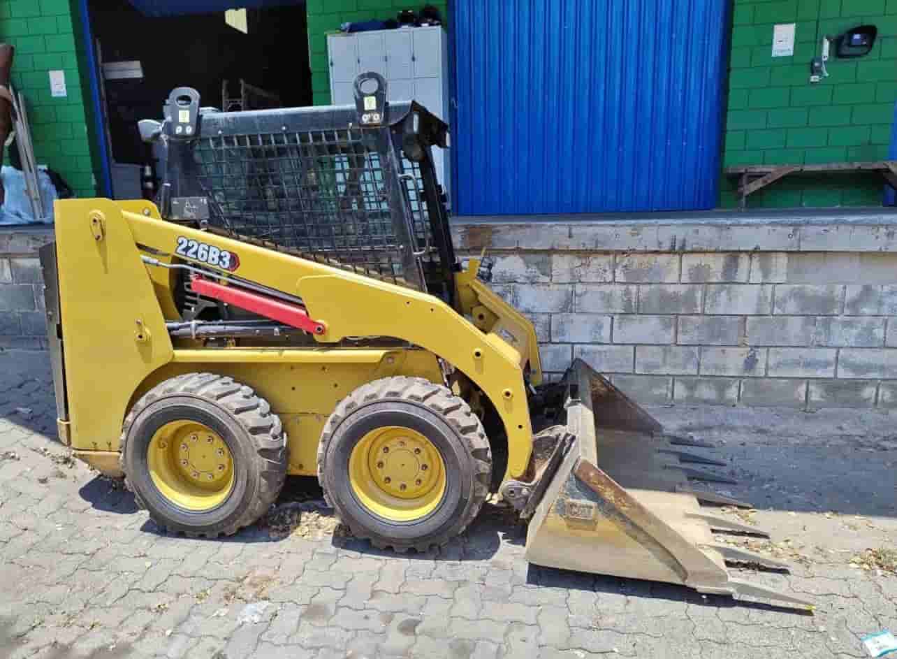 Mini Carregadeira Caterpillar 226B3 2022