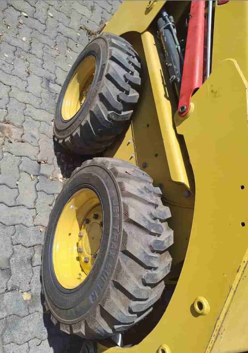 Mini Carregadeira Caterpillar 226B3 2022